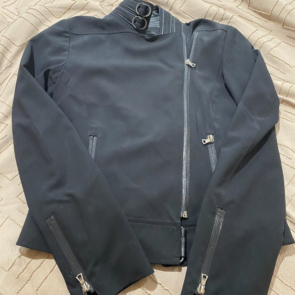 Tahari 100% Leather Jacket Black Size Small with Zipper Sleeves